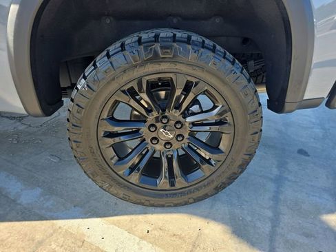 Used 2025 Chevrolet Silverado 1500 ZR2 w/ Technology Package image 27