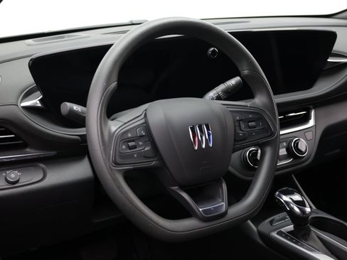Used 2025 Buick Envista Preferred w/ Convenience II Package FWD image 10
