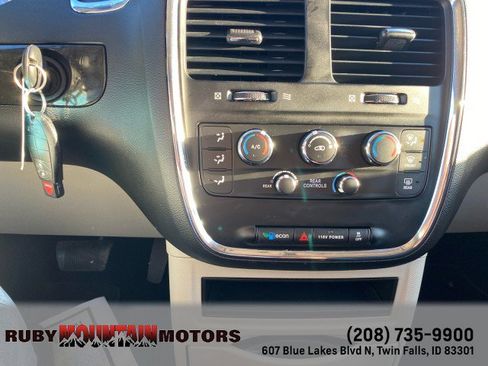 Used 2017 Dodge Grand Caravan SE w/ Power Window Group image 18