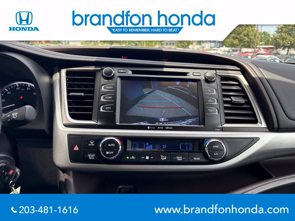 Used 2017 Toyota Highlander Plus AWD/4WD image 20