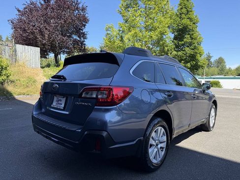 Used 2018 Subaru Outback 2.5i Premium w/ Popular Package #1 AWD/4WD image 3