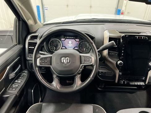 Used 2024 RAM 2500 Laramie AWD/4WD image 11