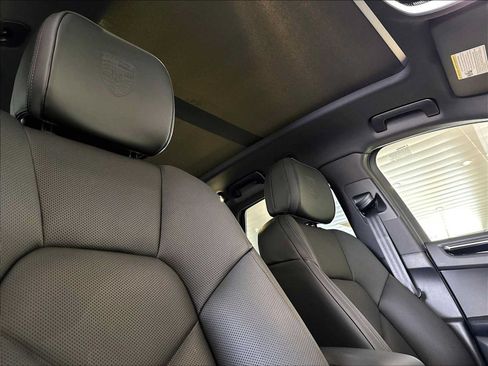 New 2026 Porsche Macan AWD/4WD image 23