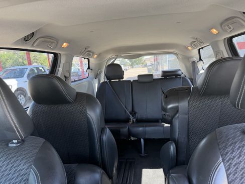Used 2011 Toyota Sienna SE w/ Preferred Pkg FWD image 16