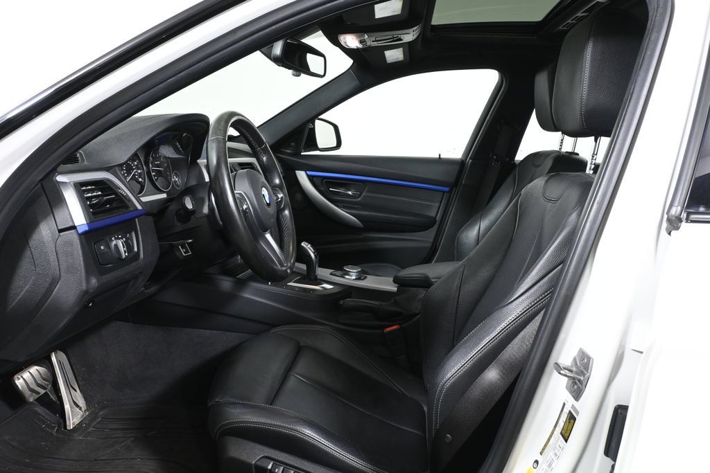 Used 2018 BMW 340i xDrive Sedan AWD/4WD image 3
