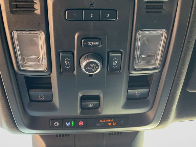 Used 2023 Cadillac Escalade Premium Luxury w/ Performance Package AWD/4WD image 27