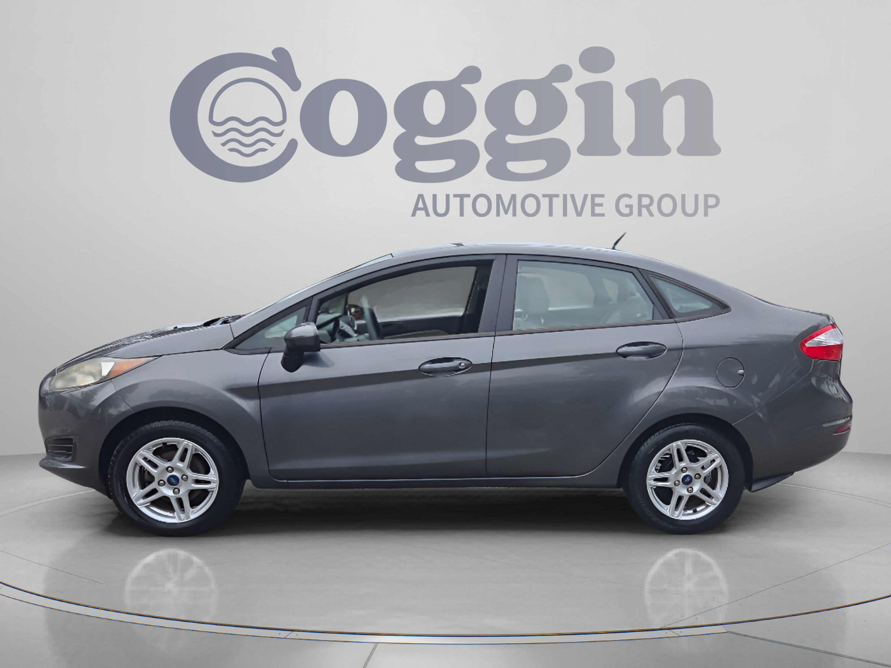 Used 2019 Ford Fiesta SE FWD image 2