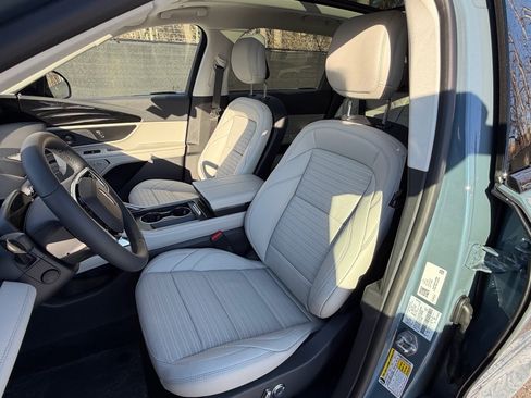 New 2026 Lincoln Nautilus Reserve image 23