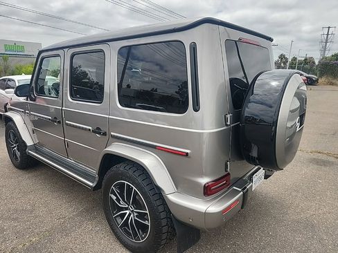 Used 2021 Mercedes-Benz G 550 image 11