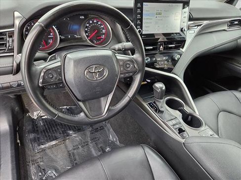 Used 2023 Toyota Camry XSE FWD image 10