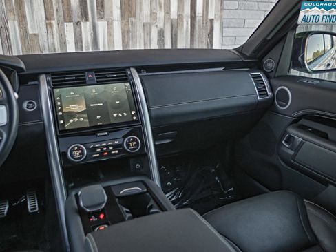 Used 2021 Land Rover Discovery S R-Dynamic AWD/4WD image 18