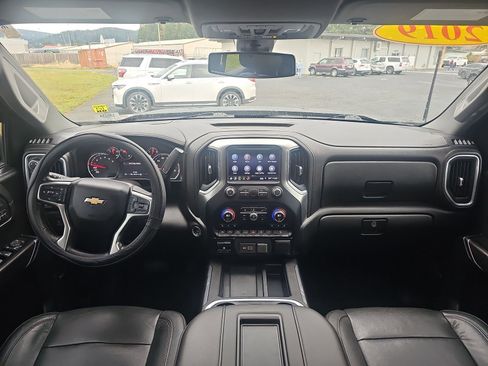 Used 2019 Chevrolet Silverado 1500 LTZ w/ LTZ Premium Package image 9