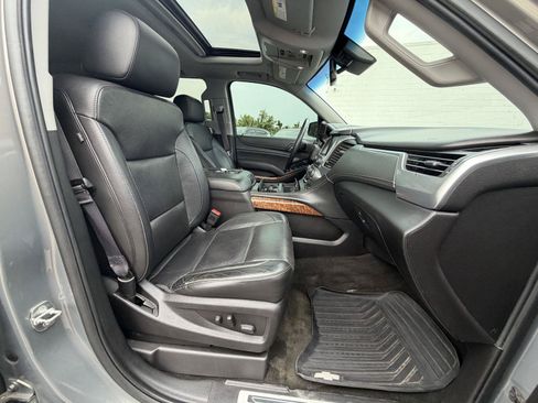 Used 2017 Chevrolet Suburban Premier AWD/4WD image 32