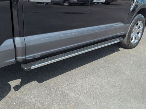 Used 2022 Ford F150 XLT w/ Equipment Group 302A High AWD/4WD image 8