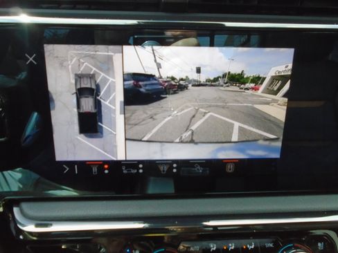 Used 2024 GMC Sierra 2500 AT4 w/ AT4 Premium Plus Package AWD/4WD image 62