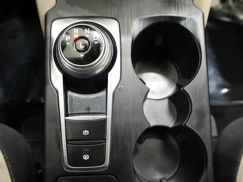 Used 2020 Ford Escape SE image 23