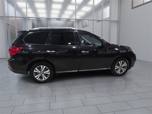 Used 2020 Nissan Pathfinder SL image 9
