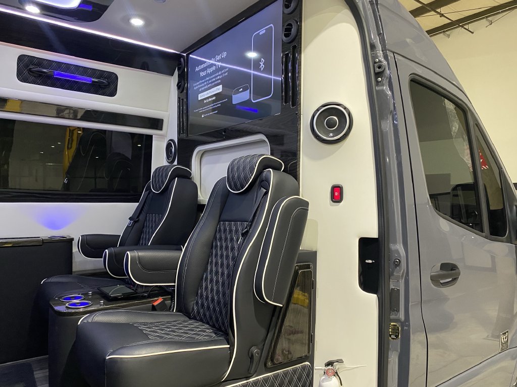 Used 2025 Mercedes-Benz Sprinter 3500 image 18