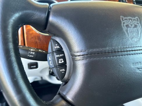 Used 2003 Jaguar XK8 Convertible image 21