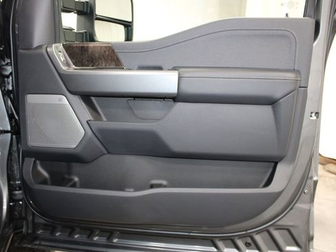 New 2026 Ford F250 Lariat w/ Black Appearance Package image 41