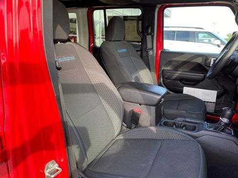 Used 2024 Jeep Wrangler Unlimited Rubicon 4xe AWD/4WD image 31