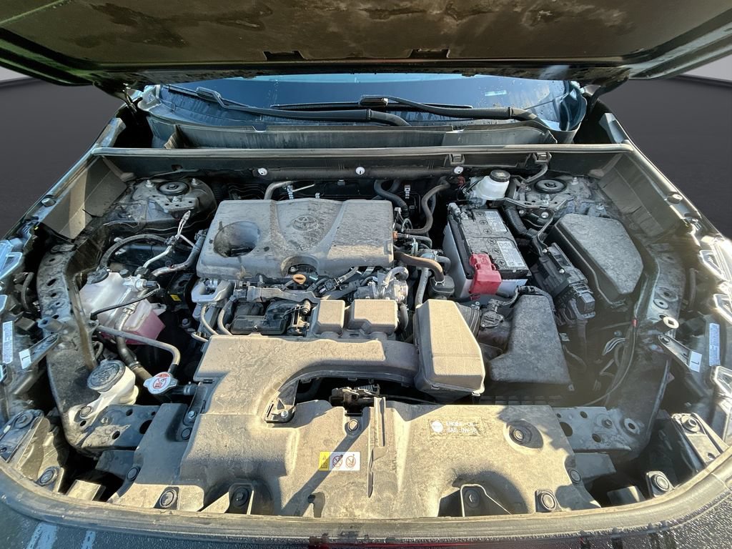 Used 2025 Toyota RAV4 LE FWD image 31