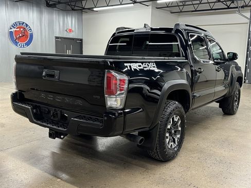 Used 2023 Toyota Tacoma TRD Off-Road w/ Technology Package AWD/4WD image 15