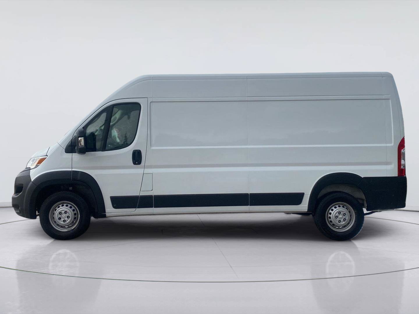 Used 2025 RAM ProMaster 2500 w/ Convenience Group FWD image 2