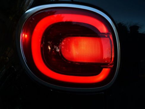 Used 2014 FIAT 500L Trekking w/ Popular Equipment Group image 11