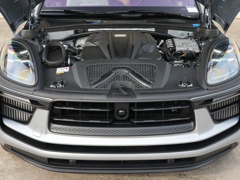 Used 2023 Porsche Macan S AWD/4WD image 8