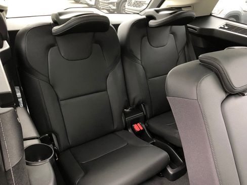 New 2025 Volvo XC90 T8 Plus w/ Protection Package Premier image 35