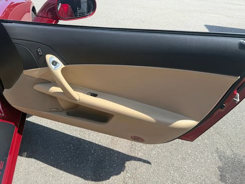Used 2006 Chevrolet Corvette Convertible w/ Preferred Equipment Group RWD image 12