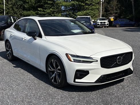 Used 2024 Volvo S60 B5 Plus AWD/4WD image 3