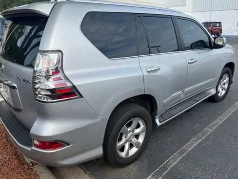 Used 2015 Lexus GX 460 w/ Navigation Package AWD/4WD image 3