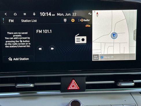 Used 2025 Hyundai Elantra Limited FWD image 23