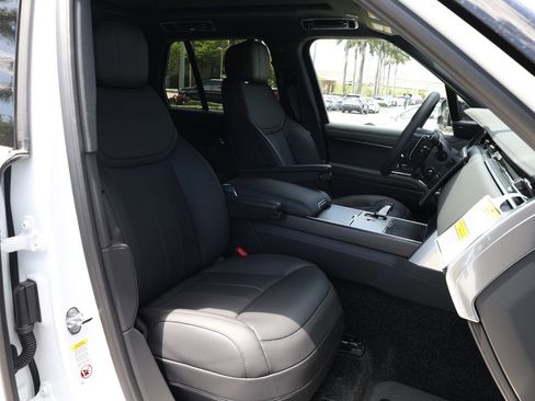 Used 2025 Land Rover Range Rover SE AWD/4WD image 24