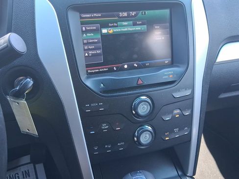 Used 2013 Ford Explorer XLT FWD image 24