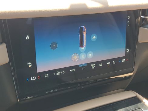 New 2027 Lincoln Navigator Black Label AWD/4WD image 24