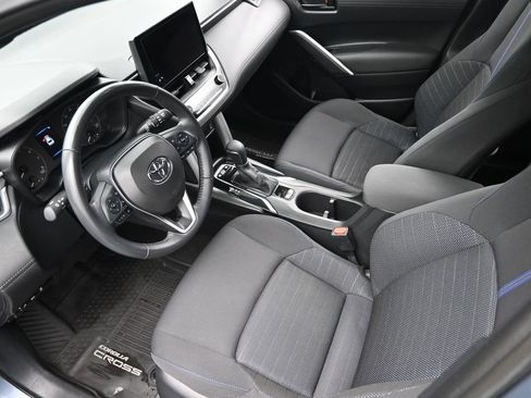 Used 2023 Toyota Corolla Cross AWD Hybrid image 7