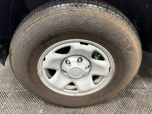 Used 2023 Toyota Tacoma SR RWD image 10