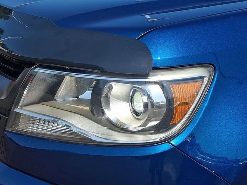 Used 2019 Chevrolet Colorado Z71 AWD/4WD image 10