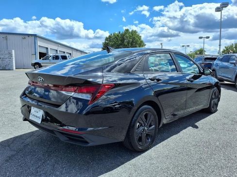 Used 2023 Hyundai Elantra SEL image 4