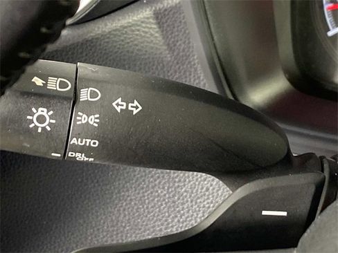 Used 2020 Toyota Corolla SE image 17