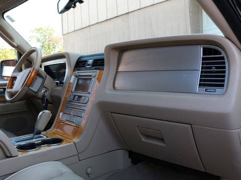 Used 2008 Lincoln Navigator 4WD image 56
