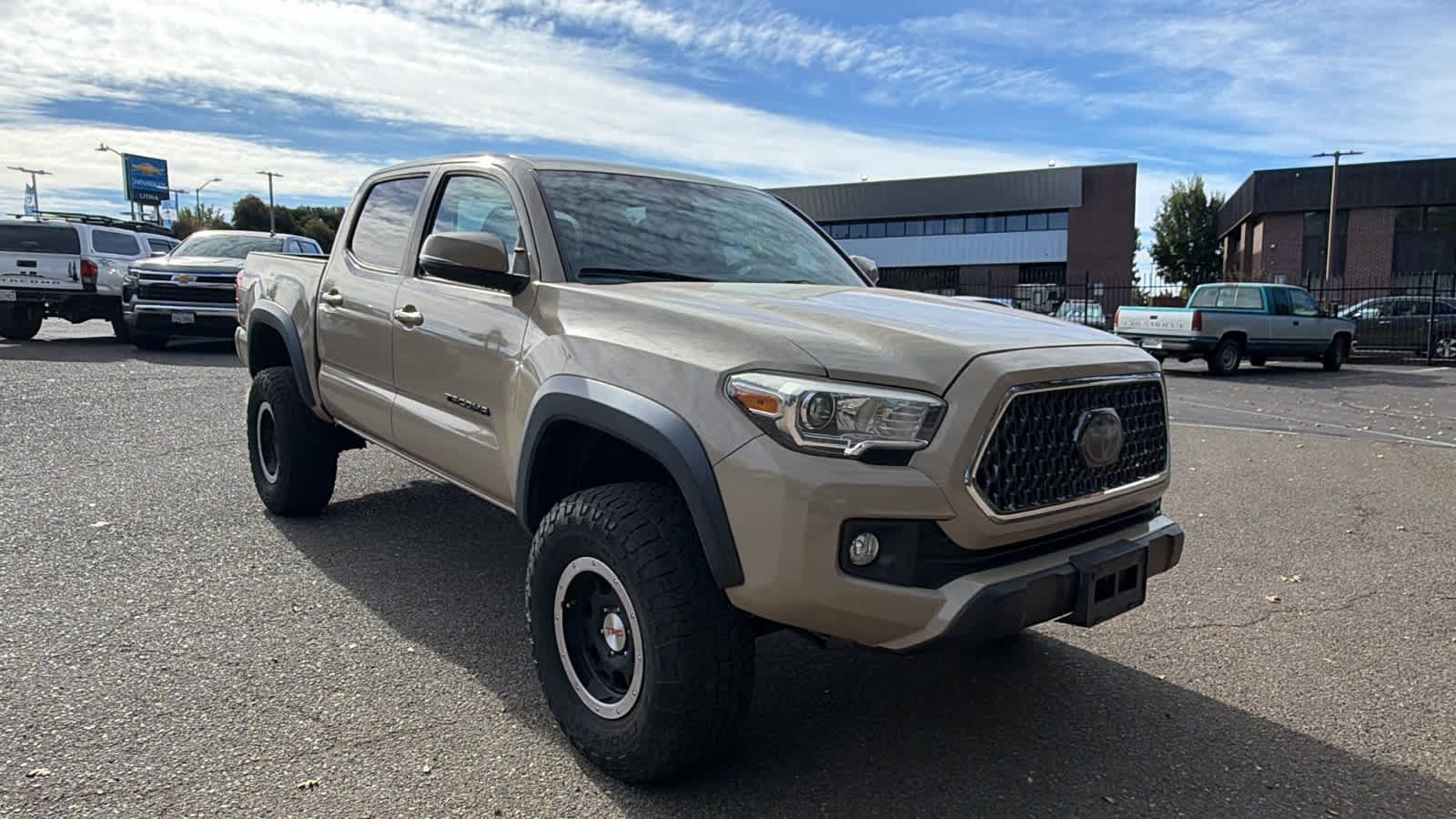 Used 2018 Toyota Tacoma TRD Off-Road AWD/4WD image 3