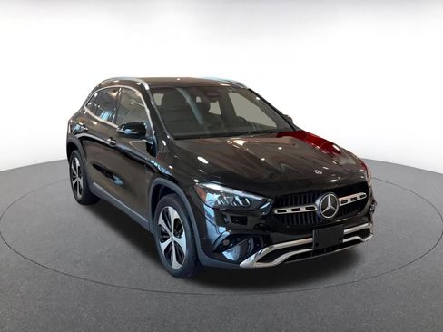 Used 2025 Mercedes-Benz GLA 250 4MATIC image 3