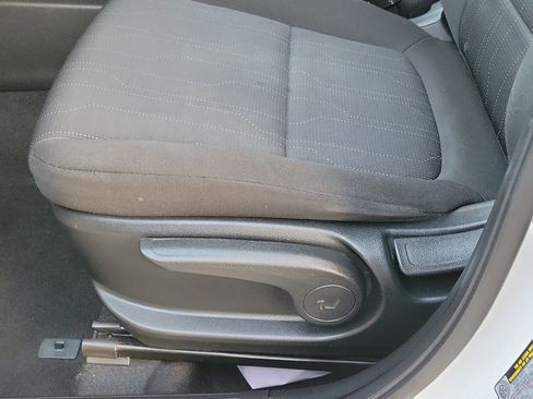 Certified 2020 Hyundai Venue SE image 19