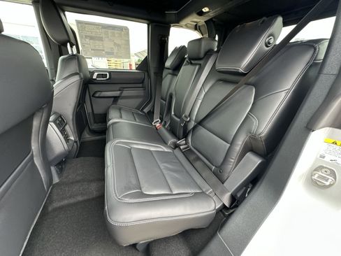 New 2026 Ford Bronco Outer Banks AWD/4WD image 32