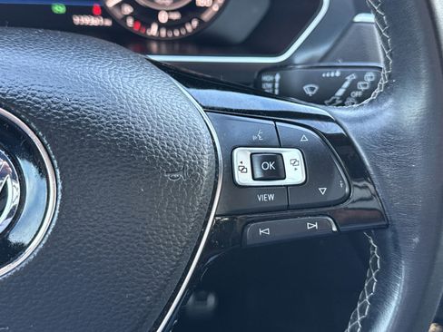 Used 2019 Volkswagen Tiguan SEL R-Line image 23