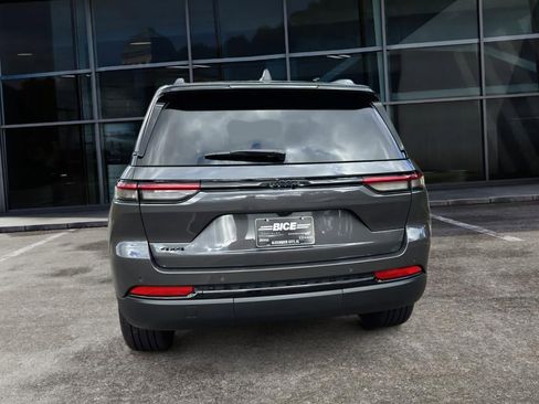 New 2025 Jeep Grand Cherokee Limited image 6